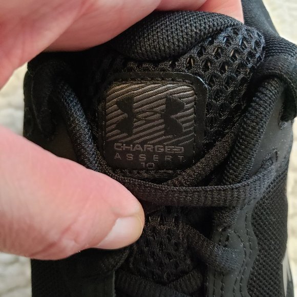 NEW Under Armour Charged Assert 10 3026175-004 Men's Black Size 8.5 Shoes - Picture 6 of 8